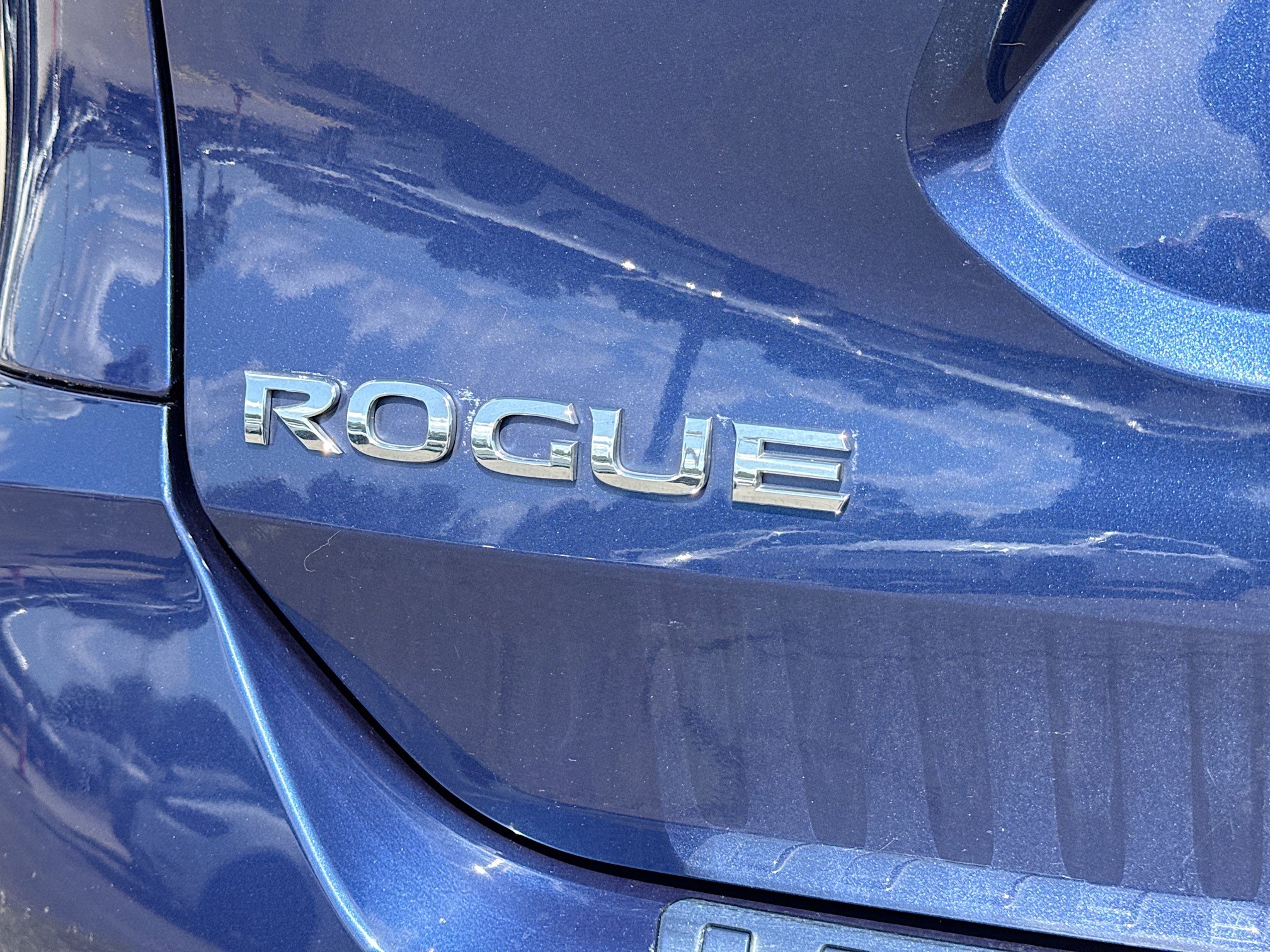 Used 2017 Nissan Rogue SV FWD image 11
