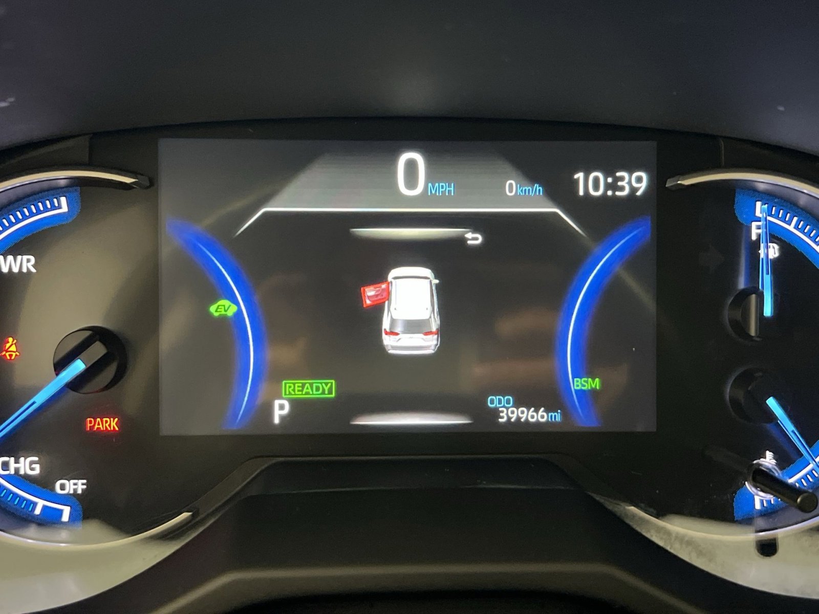 Used 2025 Toyota RAV4 XLE image 17