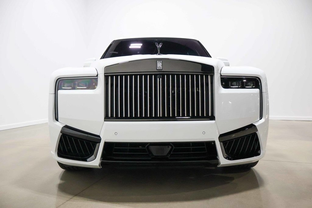 Used 2025 Rolls-Royce Cullinan Black Badge AWD/4WD image 9