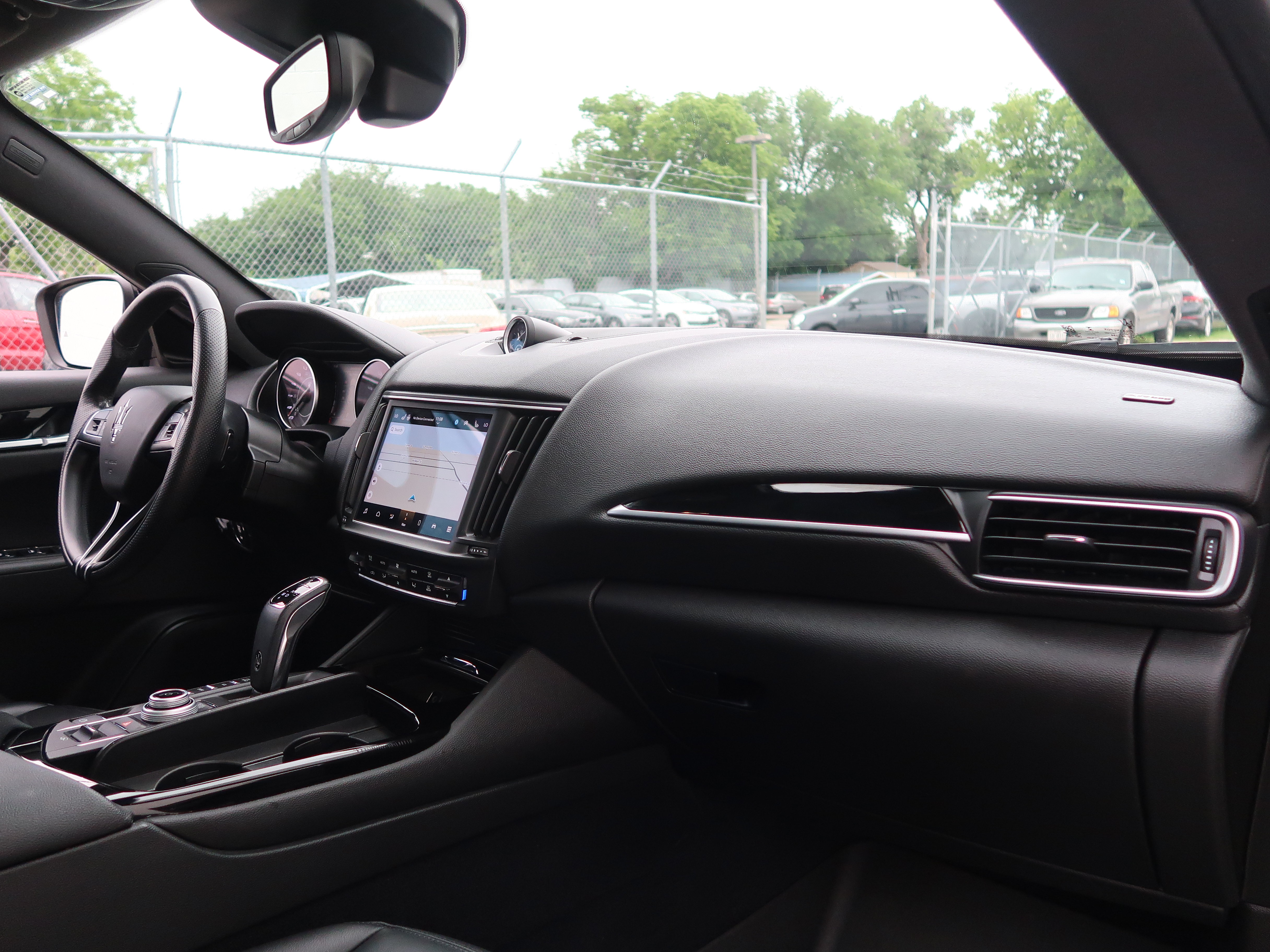 Used 2022 Maserati Levante GT AWD/4WD image 32