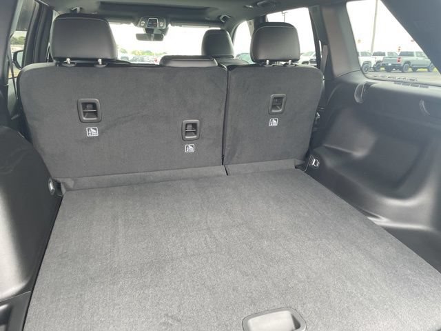 Used 2025 Jeep Grand Cherokee Altitude RWD image 20