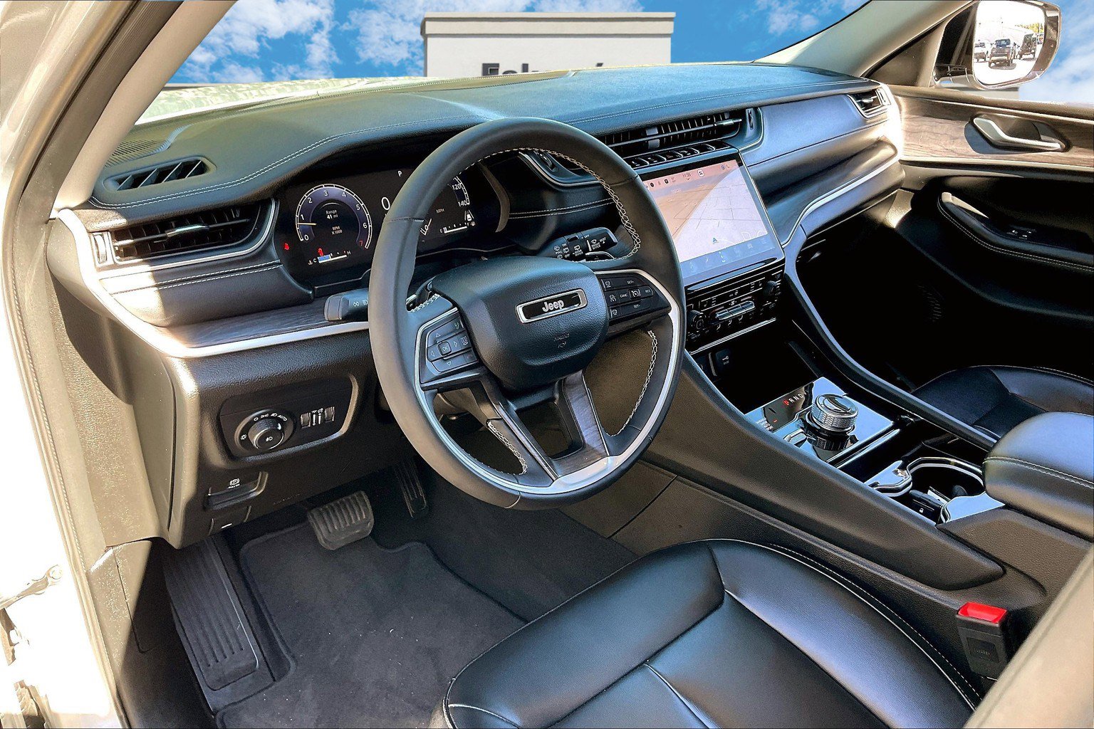 Certified 2023 Jeep Grand Cherokee Limited image 13