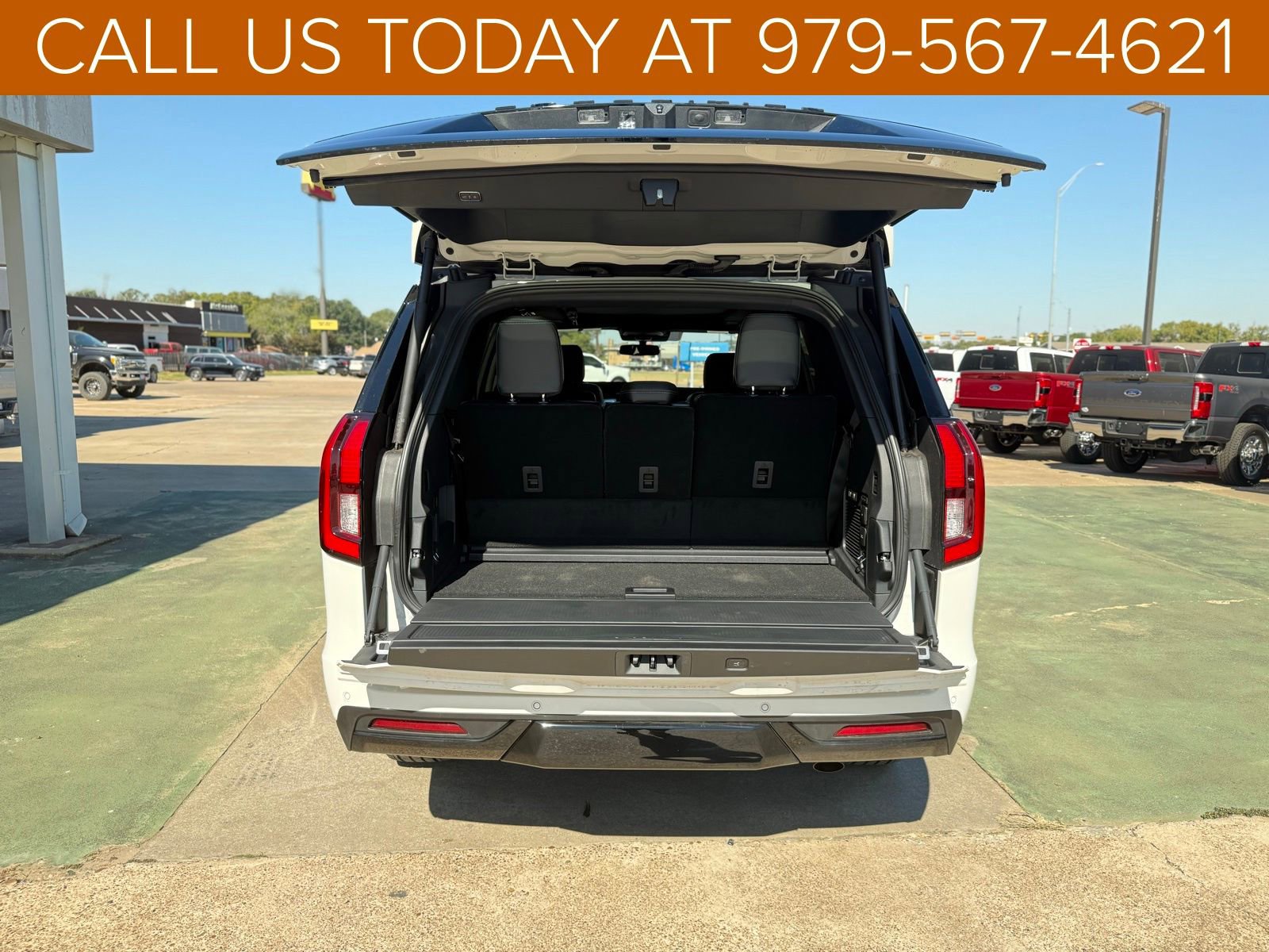 New 2025 Ford Expedition Platinum image 43