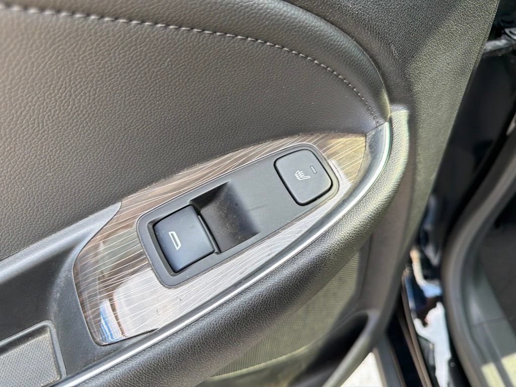 Used 2022 Chevrolet Malibu Premier FWD image 18