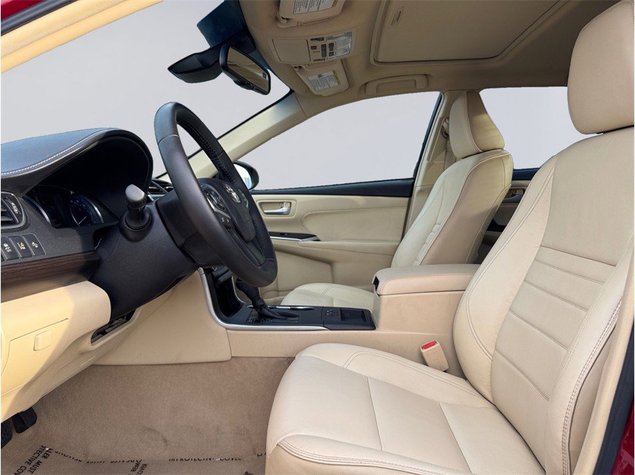 Used 2015 Toyota Camry XLE w/ Advanced Technology Package image 9