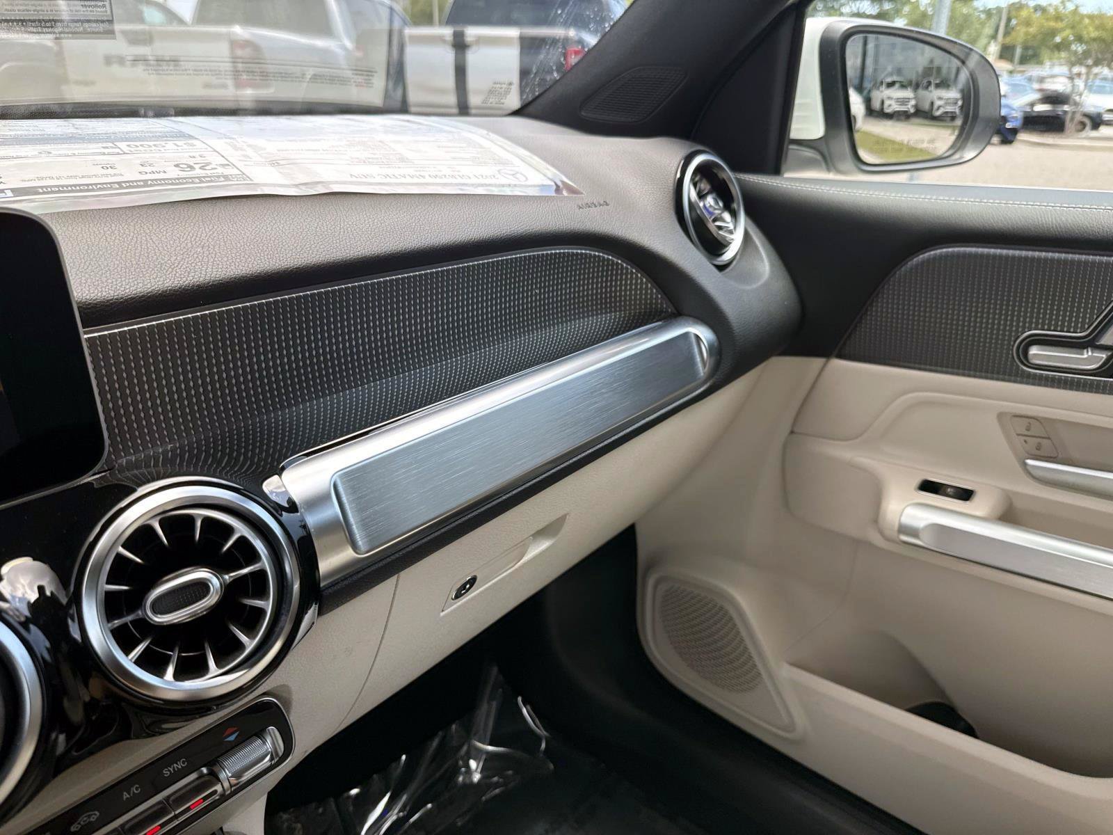 Certified 2021 Mercedes-Benz GLB 250 4MATIC image 25