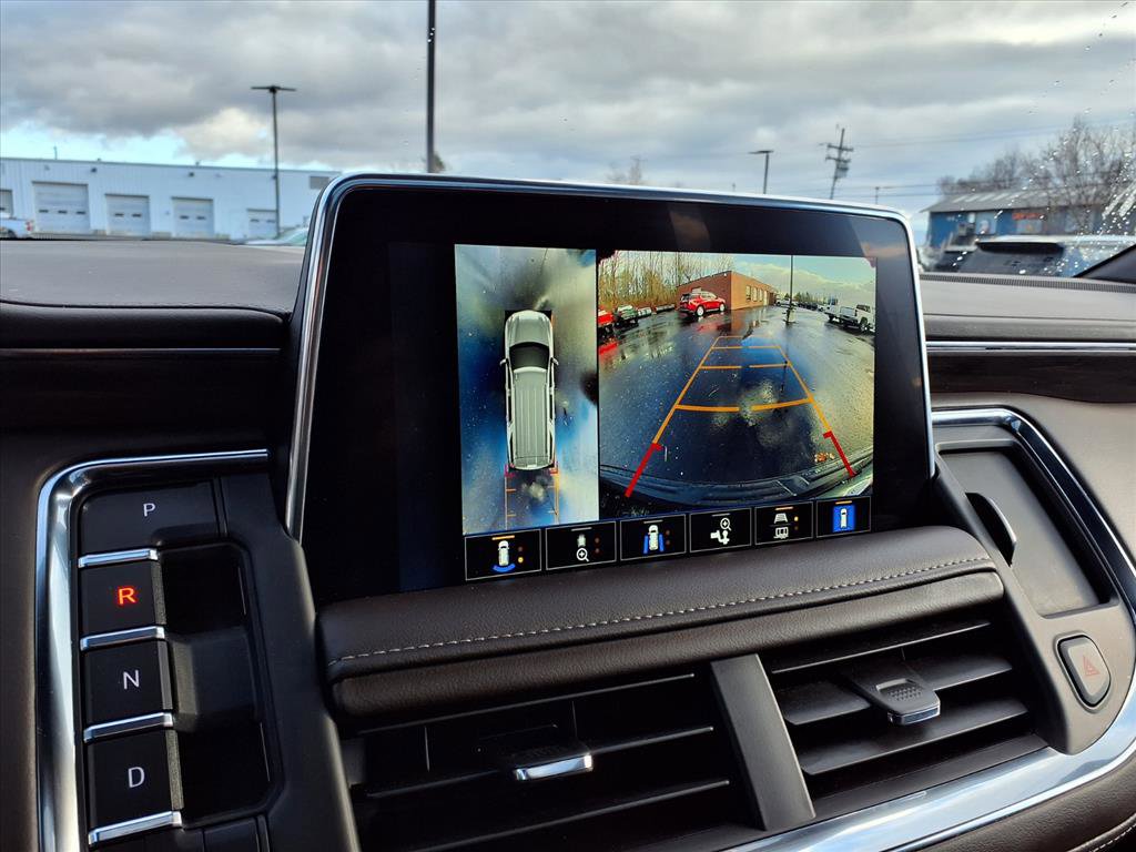 Used 2024 Chevrolet Suburban Z71 w/ Luxury Package image 12