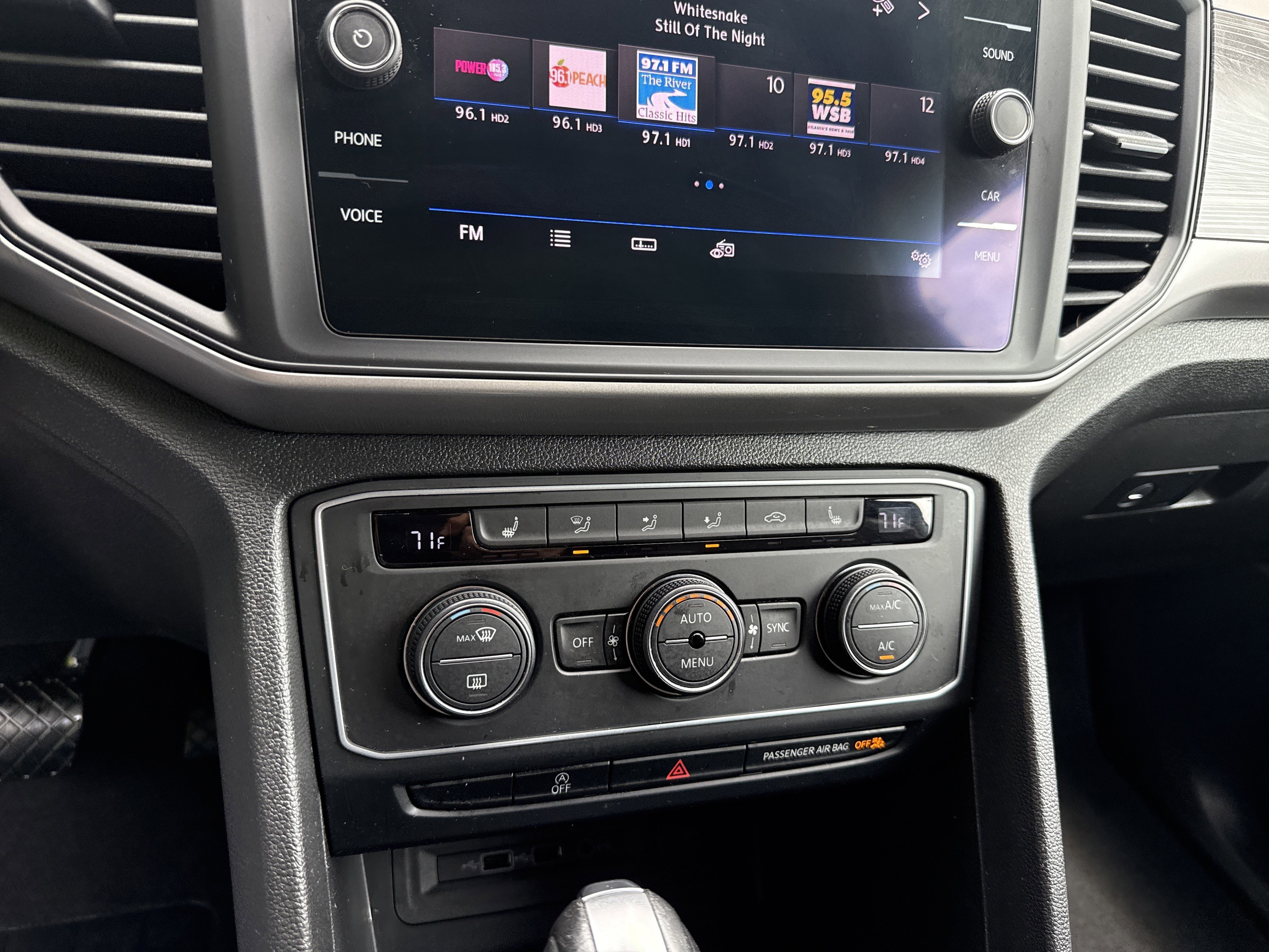 Used 2020 Volkswagen Atlas Cross Sport SE FWD image 28