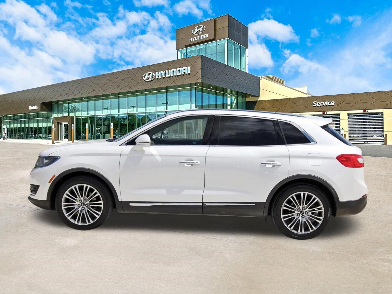 Used 2017 Lincoln MKX Reserve w/ Lincoln MKX Climate Package image 9