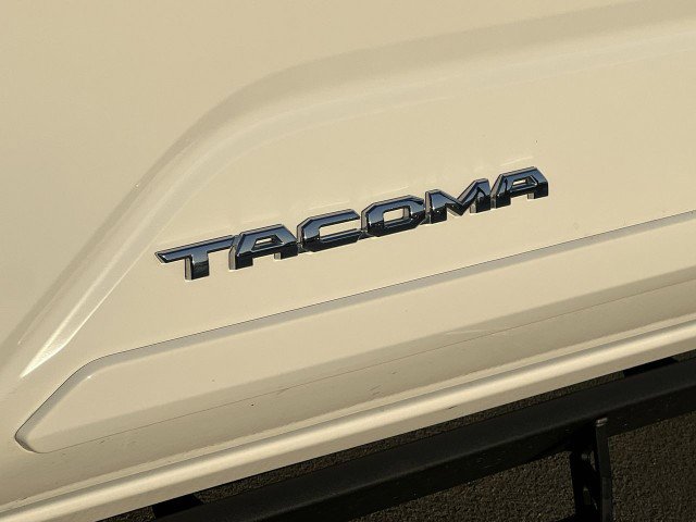 Used 2025 Toyota Tacoma SR5 image 31