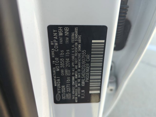 Used 2025 Hyundai Elantra SEL image 24