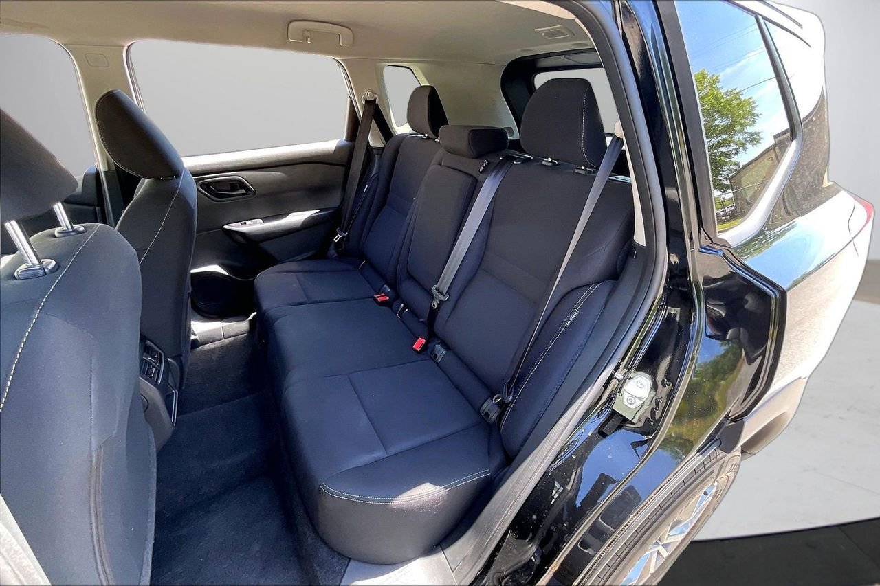 Used 2024 Nissan Rogue S FWD image 22