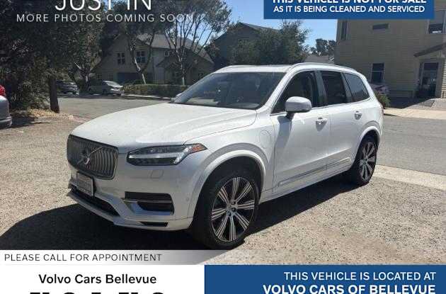 Used 2025 Volvo XC90 T8 Plus w/ Protection Package Premier AWD/4WD image 1