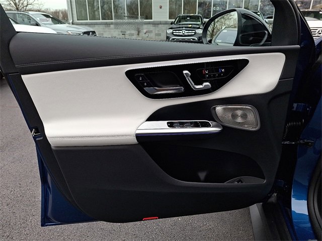 Used 2026 Mercedes-Benz GLC 300 4MATIC image 11