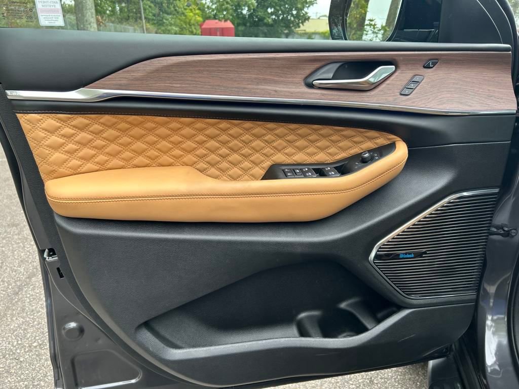 New 2025 Jeep Grand Cherokee Summit w/ Adv Protech Group IV image 12