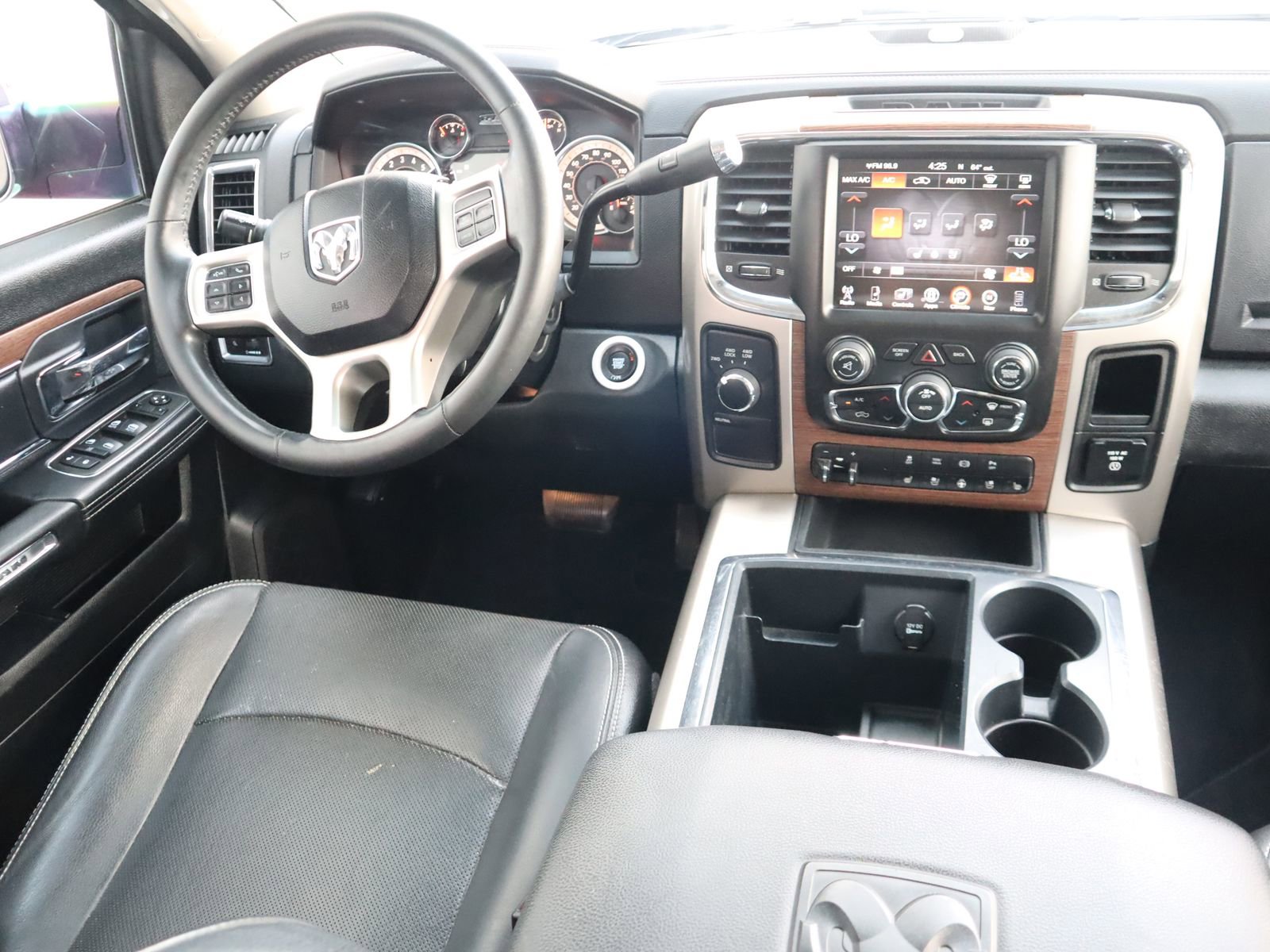 Used 2014 RAM 2500 Laramie w/ Cold Weather Group image 31