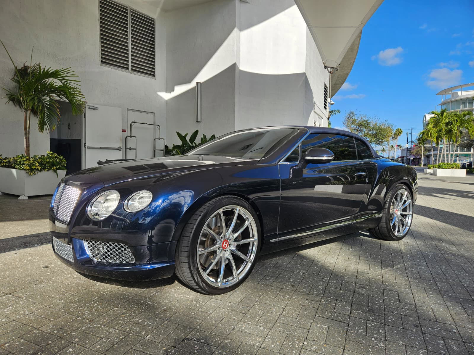 Used 2014 Bentley Continental GT image 32