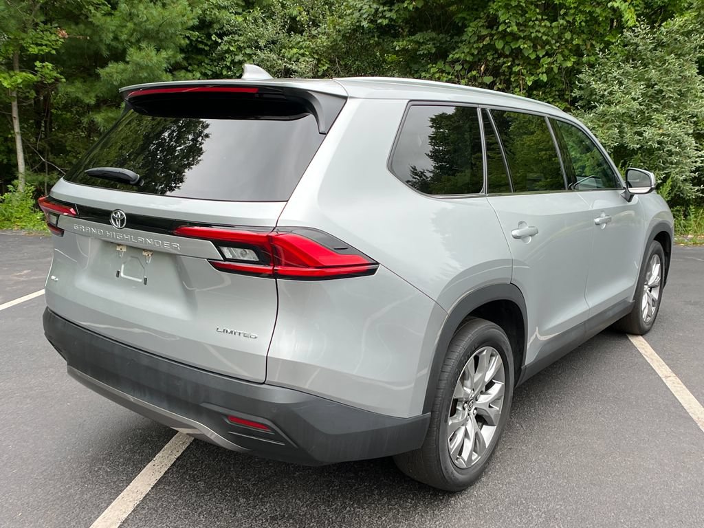 Used 2024 Toyota Grand Highlander AWD image 5