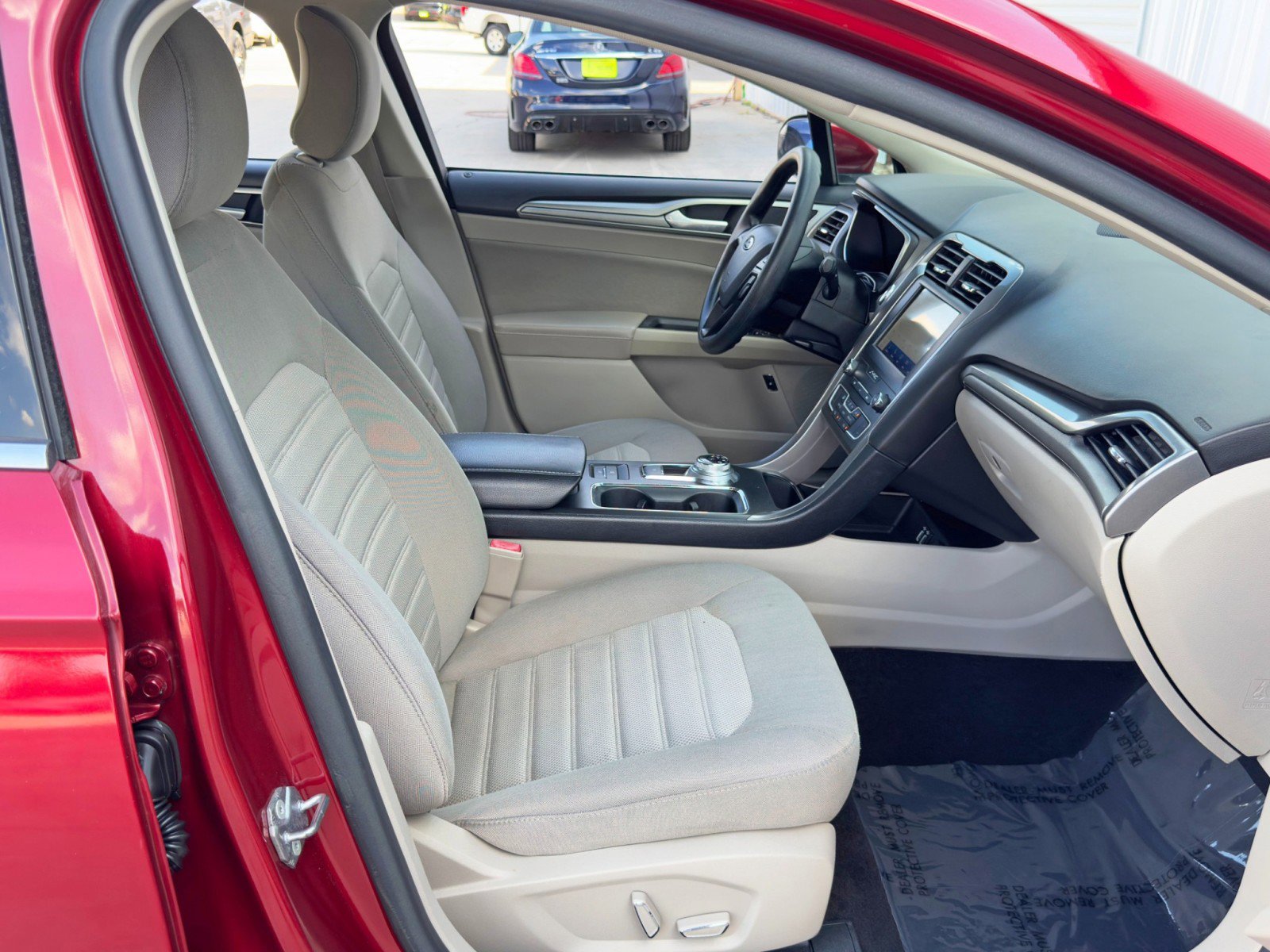 Used 2019 Ford Fusion SE image 13