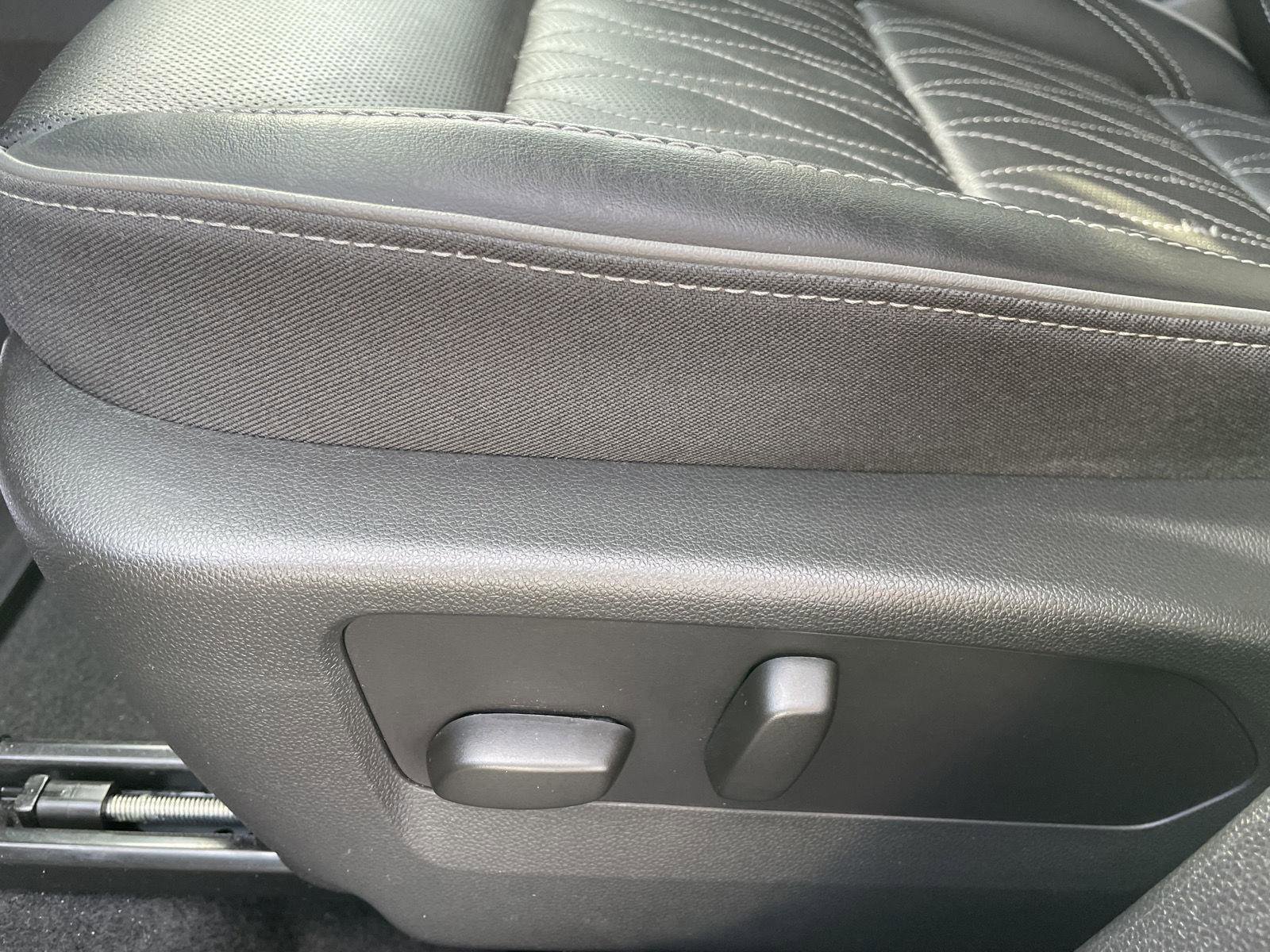 Used 2022 Buick Envision Avenir w/ Safety Package FWD image 13