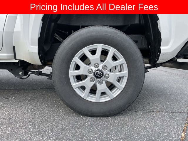 Used 2025 Toyota Tacoma SR AWD/4WD image 9