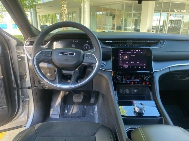 Used 2025 Jeep Grand Cherokee L Altitude image 18