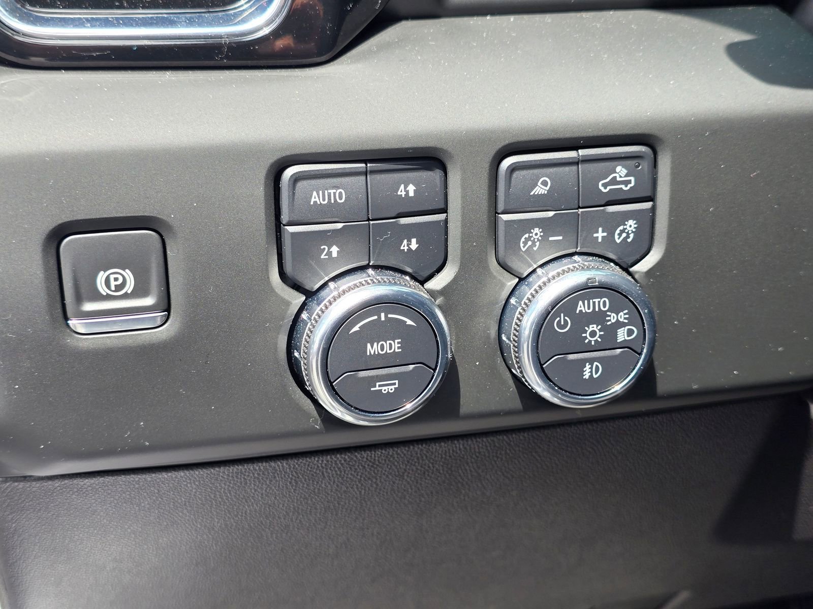 Used 2024 GMC Sierra 1500 Denali w/ Technology Package AWD/4WD image 27