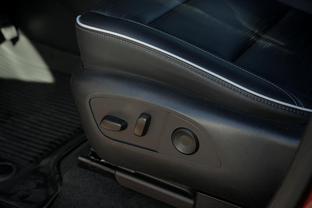 Used 2025 Buick Enclave Sport Touring w/ Power Package image 23