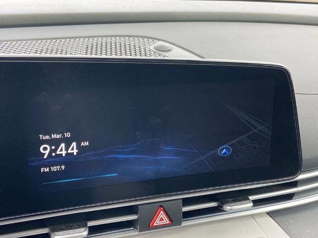 Used 2025 Hyundai Elantra Limited image 9