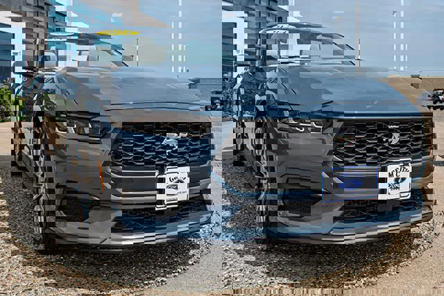 Used 2024 Ford Mustang Premium image 7