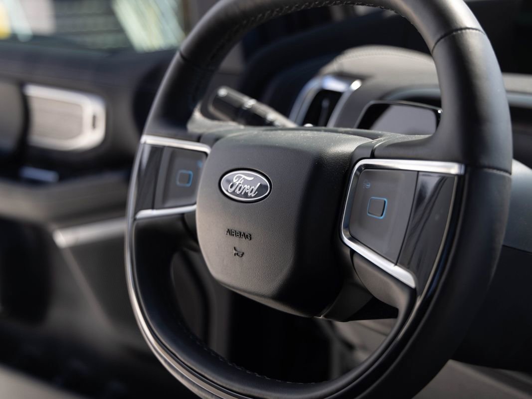 Used 2025 Ford Expedition Platinum w/ Driver's Package image 41