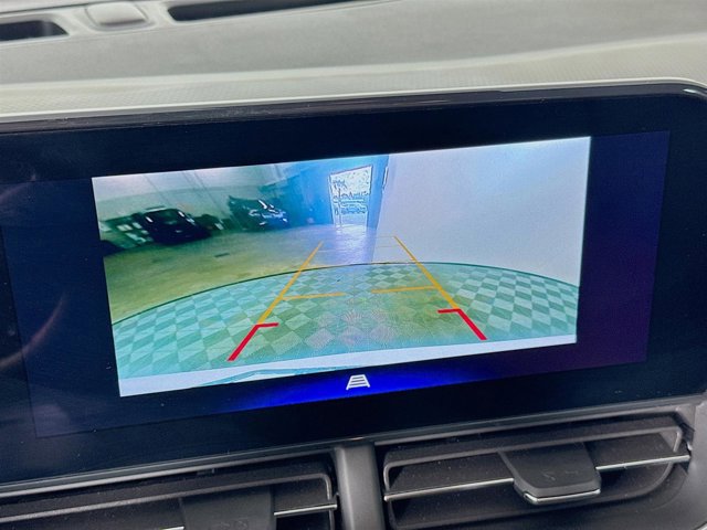 Used 2024 Chevrolet Trax RS w/ Sunroof Package image 17