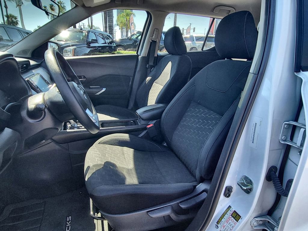 Used 2023 Nissan Kicks SV FWD image 17