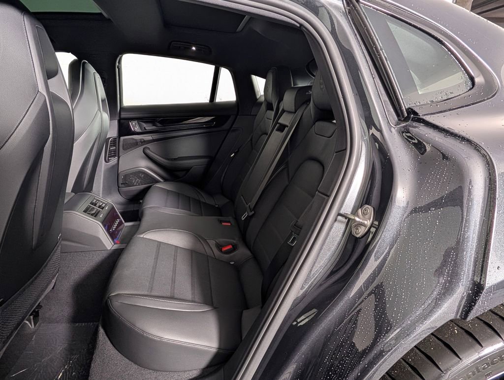 New 2026 Porsche Panamera image 25