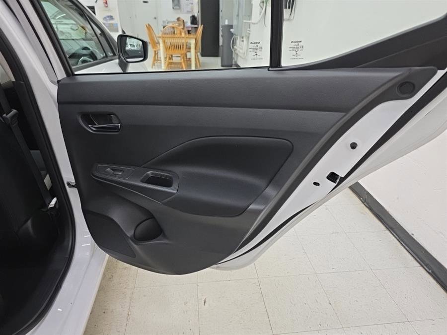 Used 2021 Nissan Versa SV image 14