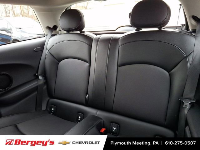 Used 2016 MINI Cooper 2-Door Hardtop image 12