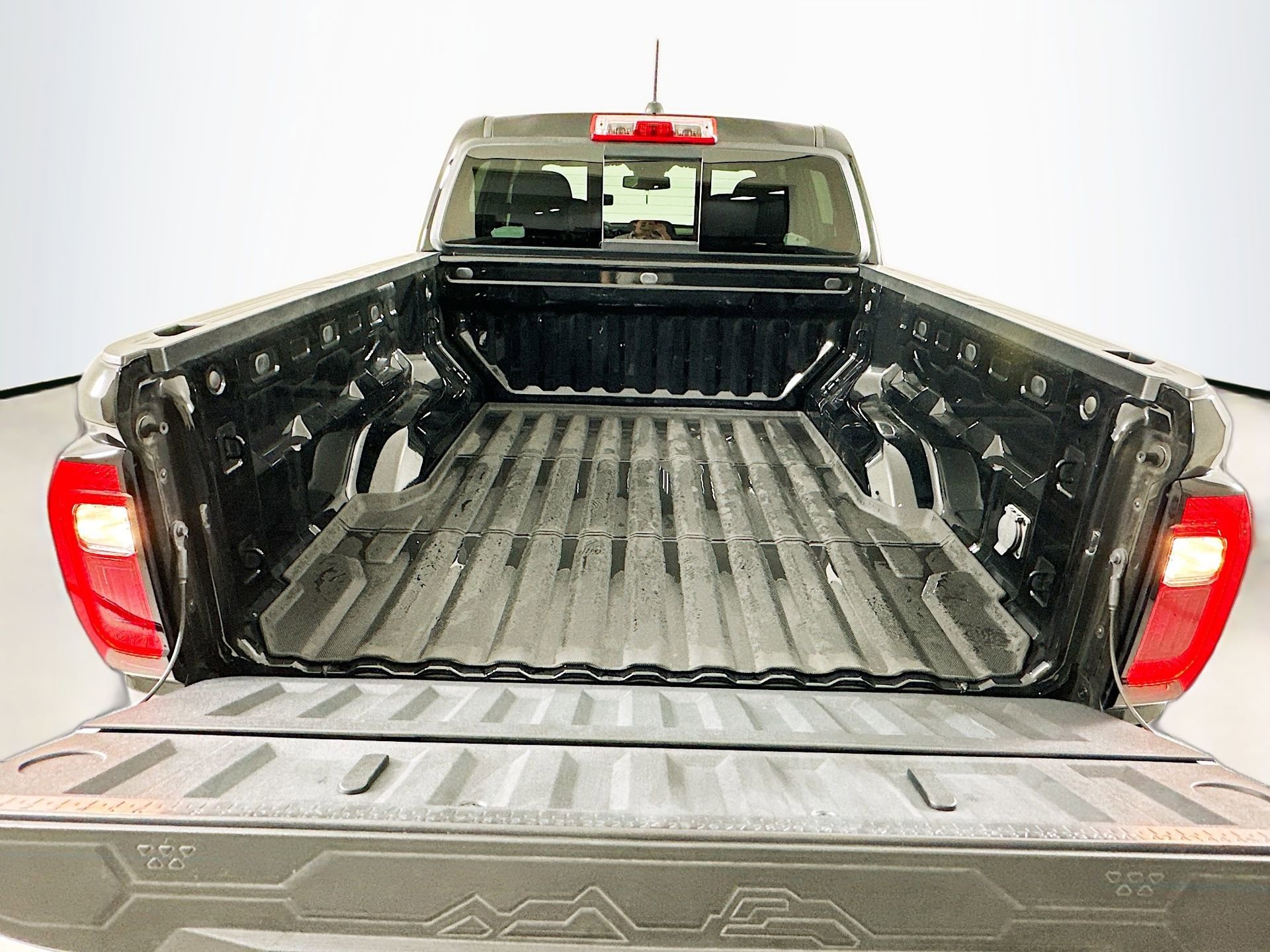 Used 2024 GMC Canyon Elevation w/ Convenience Package image 25