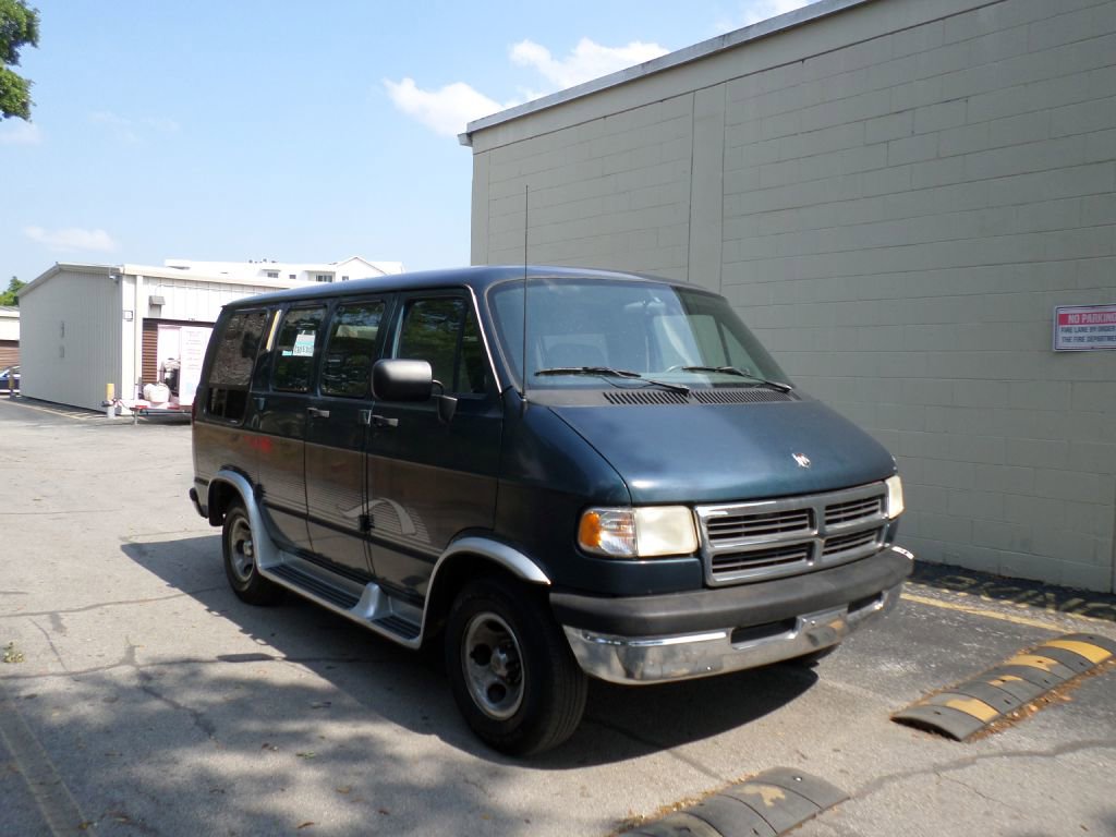 Used 1997 Dodge B2500 image 2
