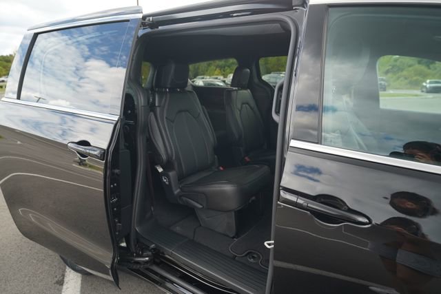 New 2026 Chrysler Voyager LX image 20