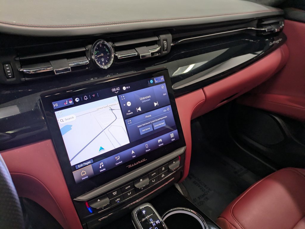 Used 2022 Maserati Quattroporte Modena Q4 image 11