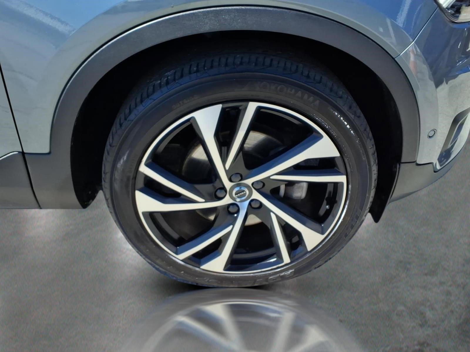 Used 2019 Volvo XC40 T5 R-Design image 10