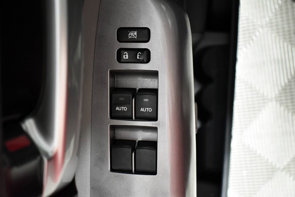 Used 2010 Toyota Sequoia Platinum image 10