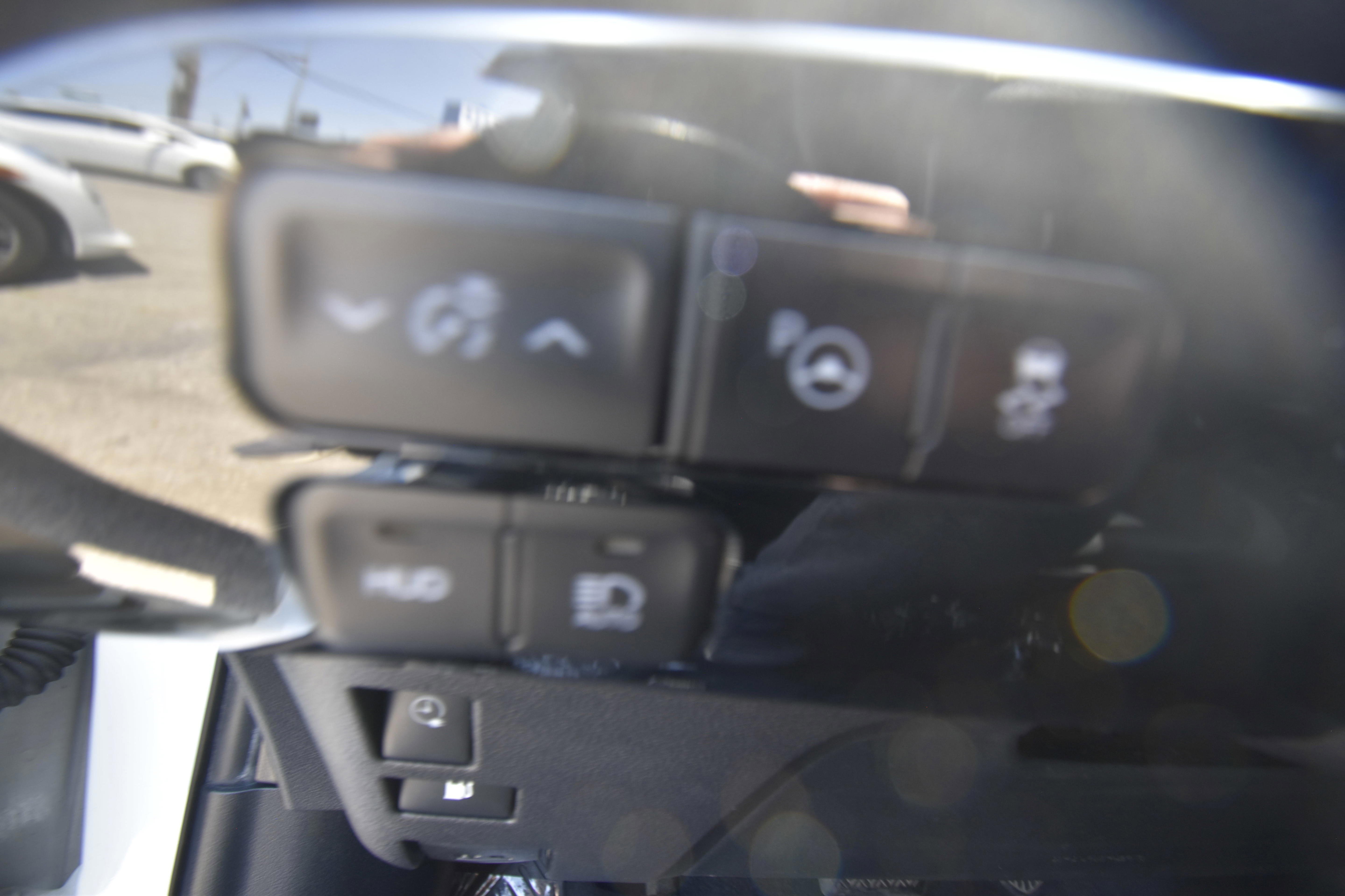 Used 2017 Toyota Prius Prime Advanced w/ Carpet Mat Package image 18