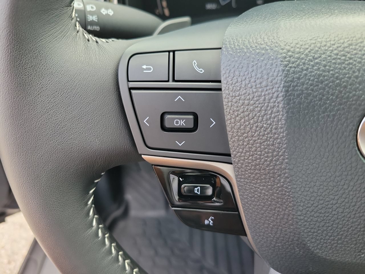 Used 2026 Toyota Camry SE FWD image 20