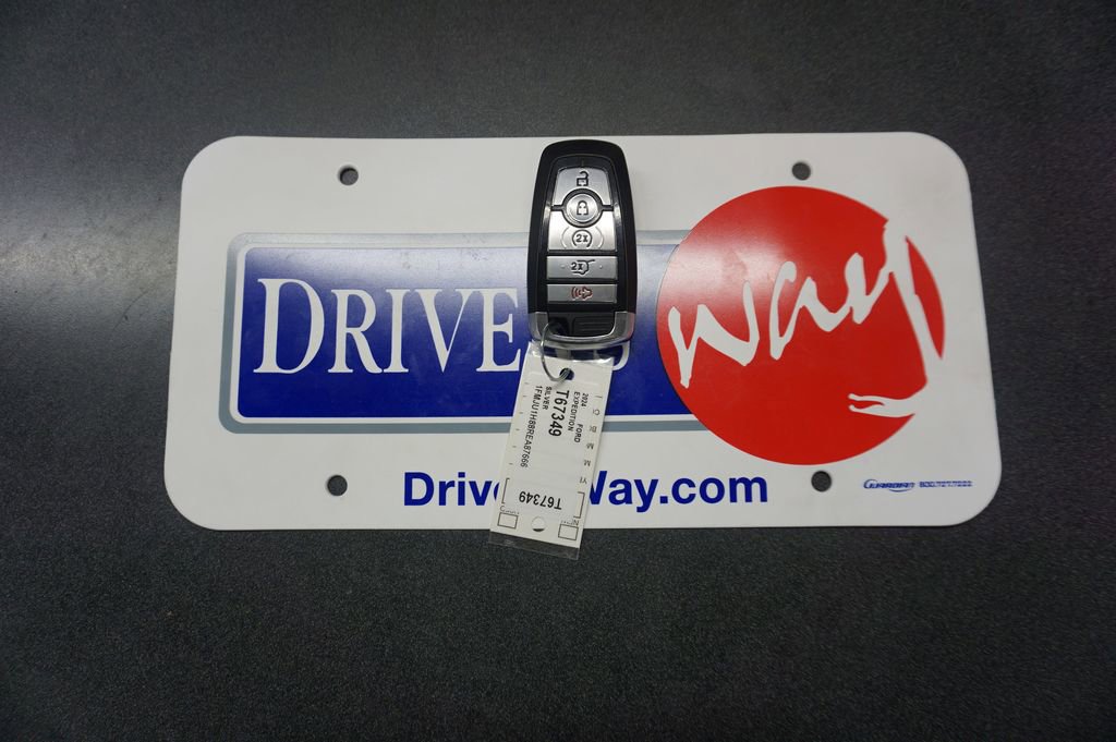 Used 2024 Ford Expedition XLT RWD image 18