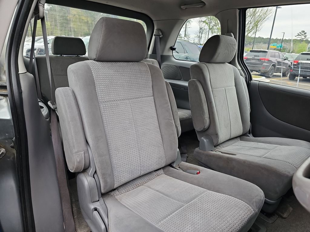 Used 2005 MAZDA MPV LX w/ Floor & Cargo Mat Pkg image 14