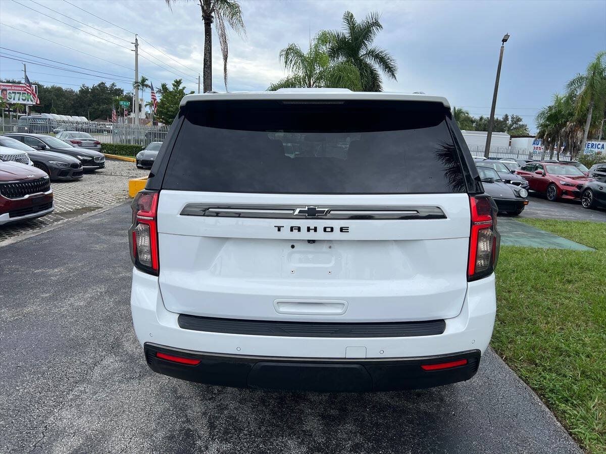 Used 2021 Chevrolet Tahoe Z71 w/ Luxury Package AWD/4WD image 7
