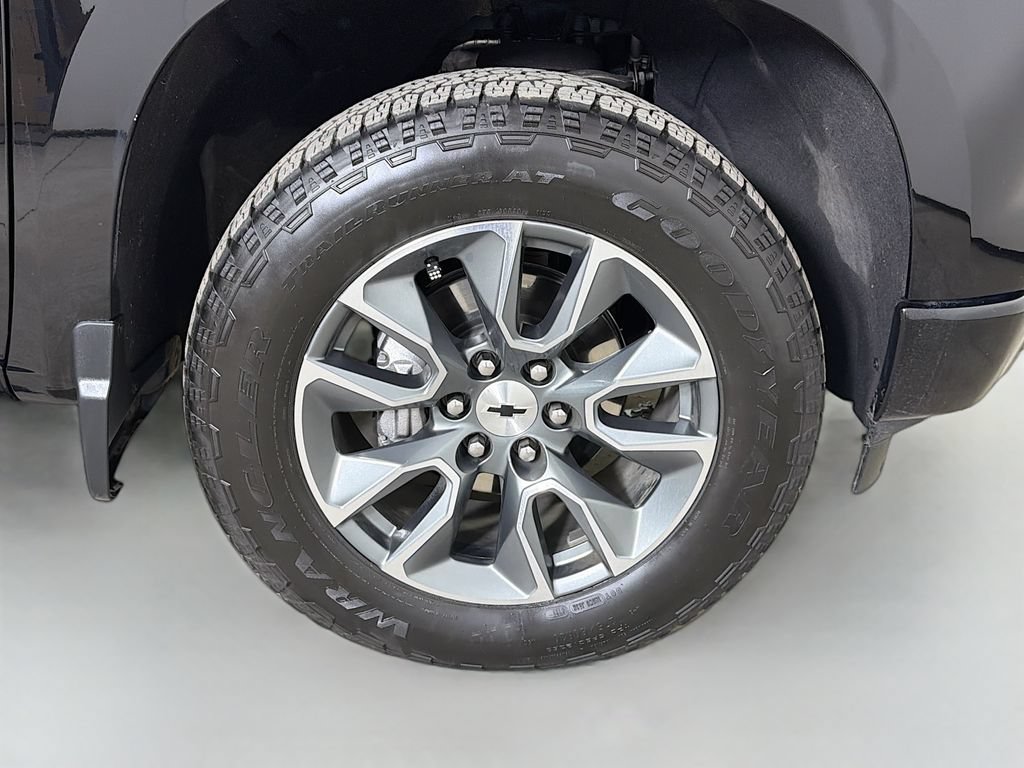 Used 2026 Chevrolet Silverado 1500 RST AWD/4WD image 28