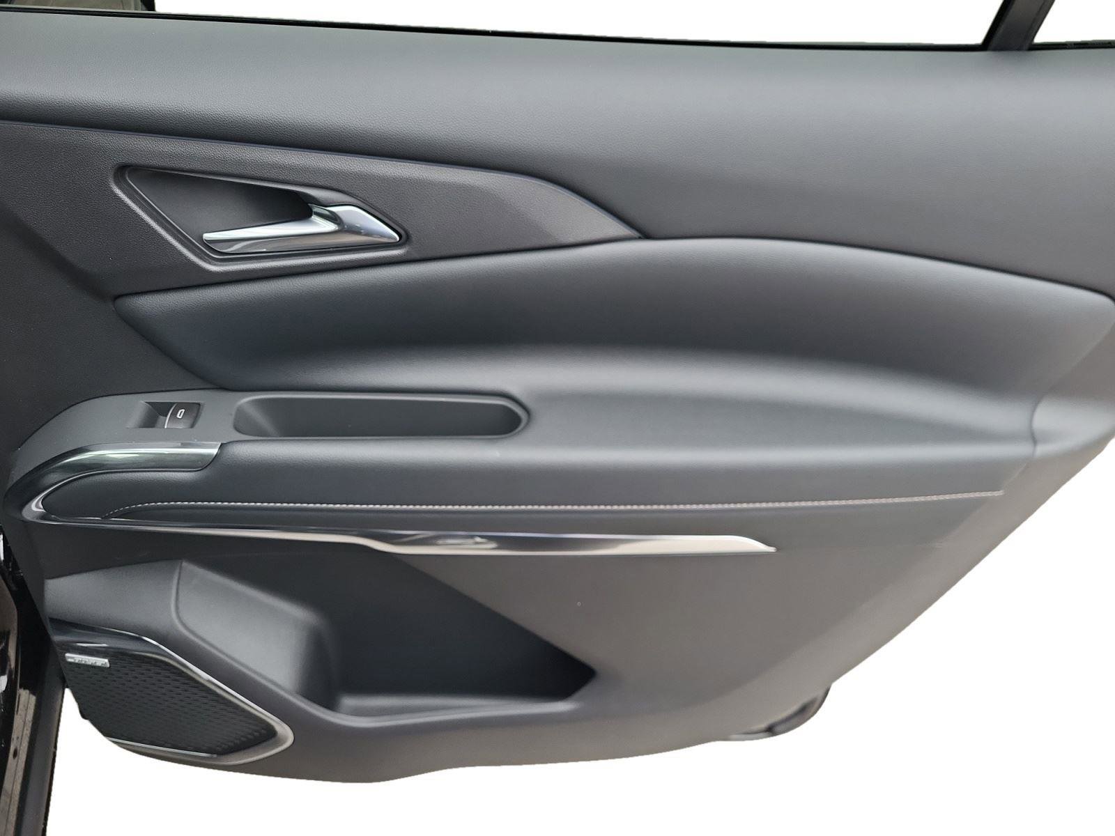New 2026 Chevrolet Traverse High Country w/ LPO, Floor Liner Package AWD/4WD image 25