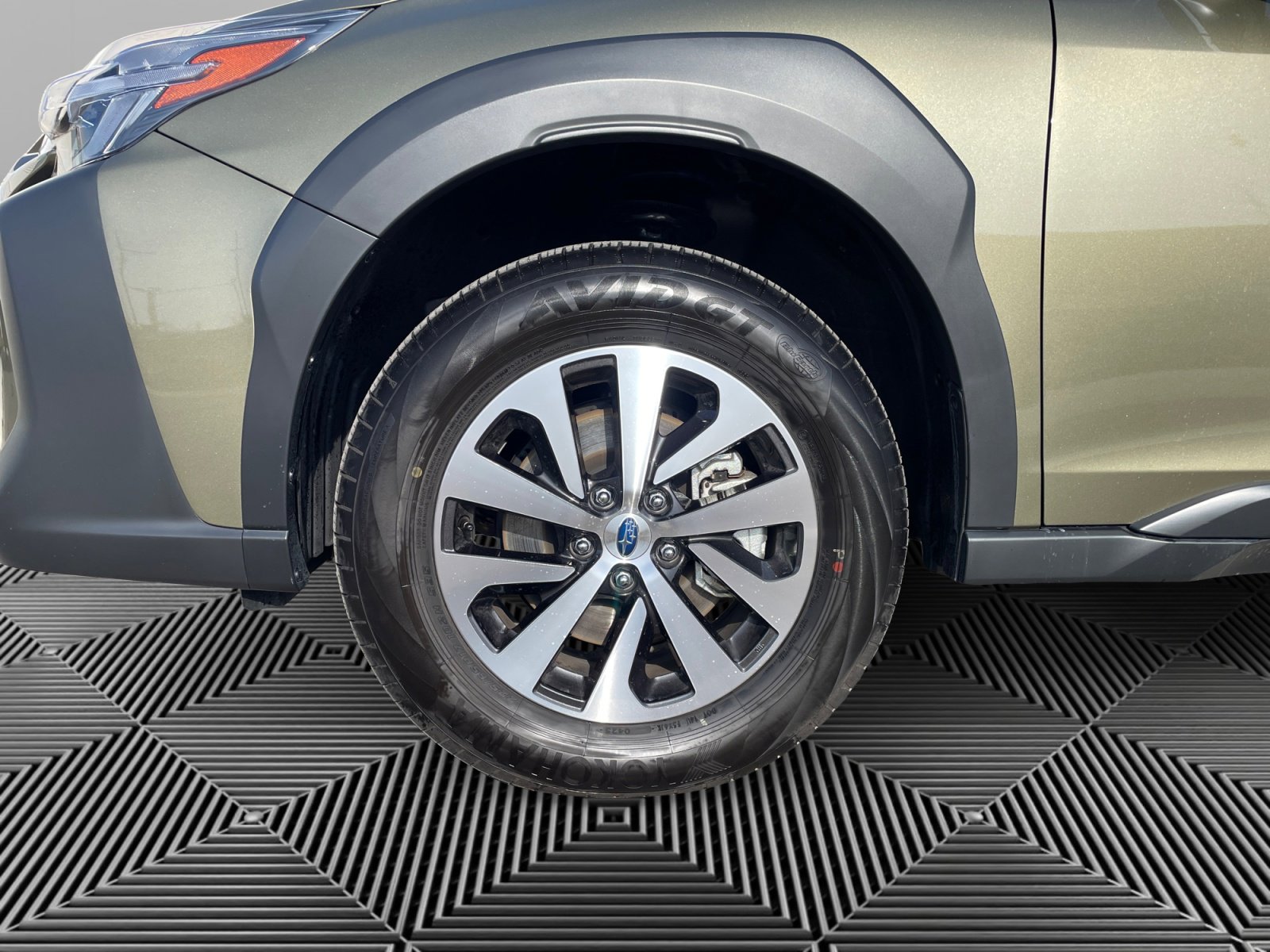 Certified 2025 Subaru Outback Premium w/ Popular Package #1A image 18